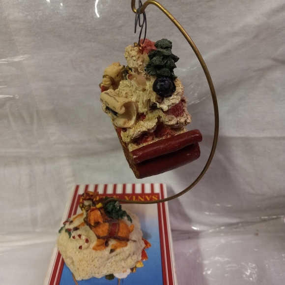 💕Vintage Santa Sleigh Gift Collection Hanging Ornament Resin Reindeers - Picture 6 of 7